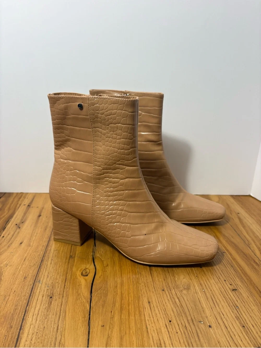 French Connection || Tan Crocodile Embossed Ankle Boots Block Heel Sz 9